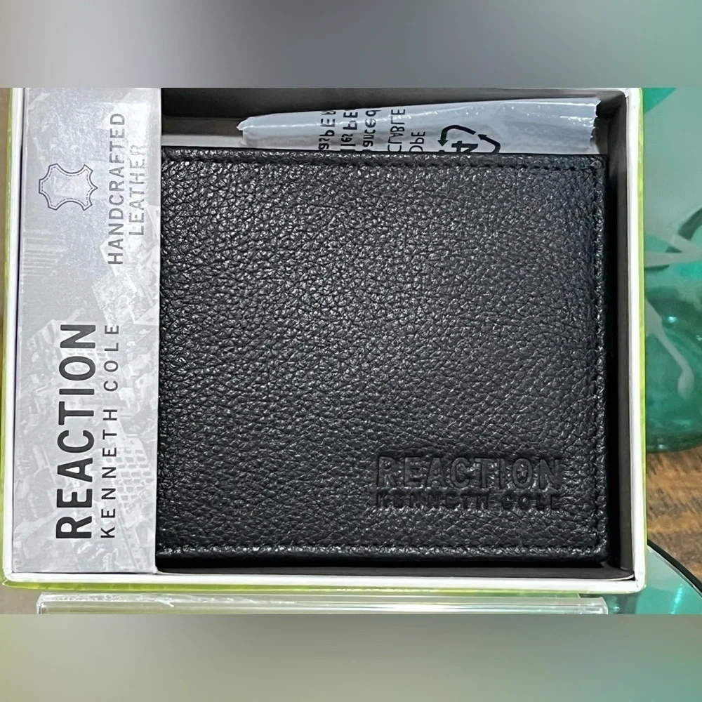 Kenneth Cole Black Leather Wallet, new!